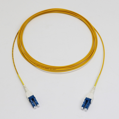 कम हानि एलसी यूनिबूट डुप्लेक्स सिंगलमोड G657.A1 BendInsensitive डुप्लेक्स 2mm LSZH 0.15dB येलो फाइबर पैच कॉर्ड